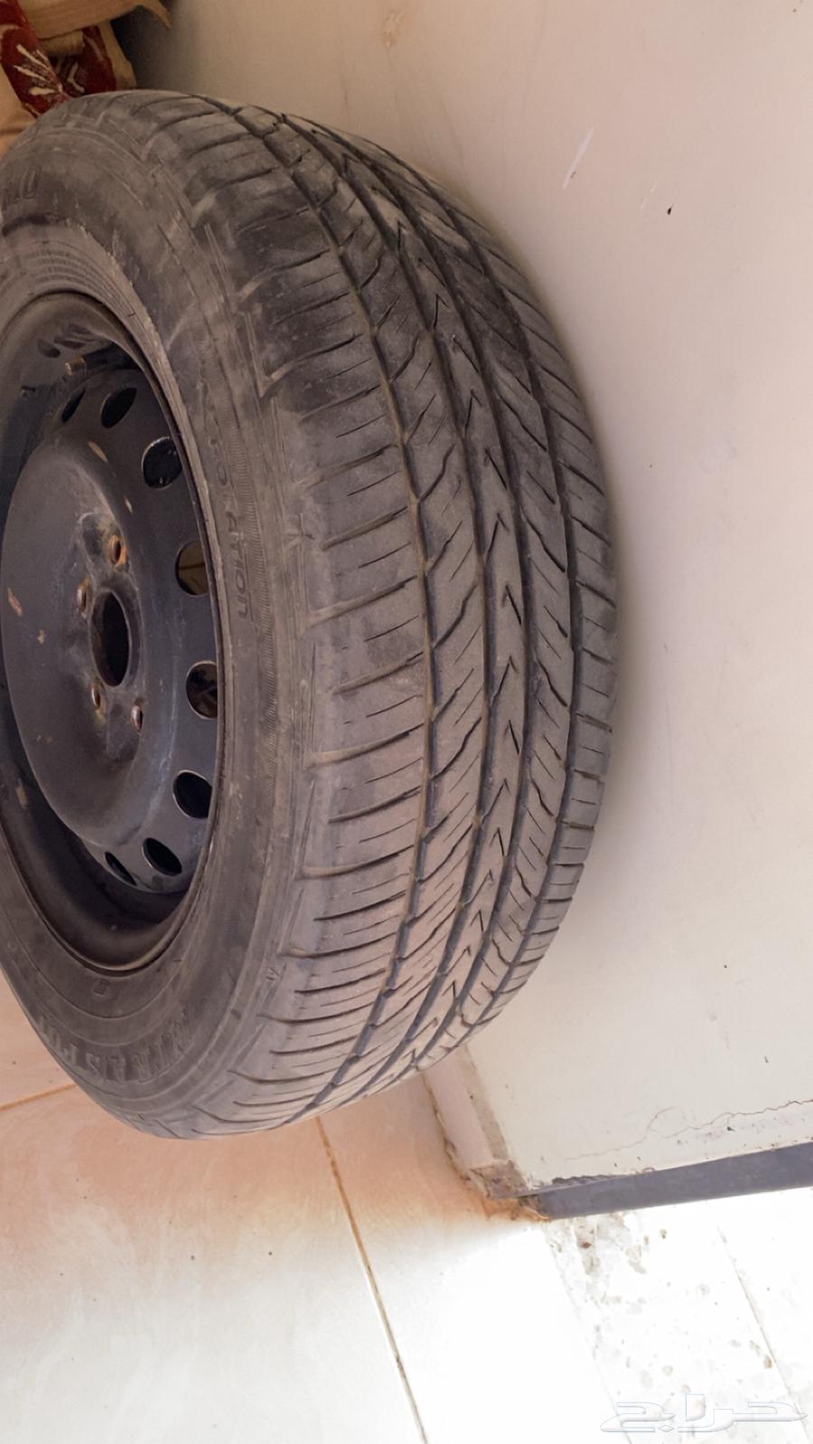 Rim with tire64564476337793112