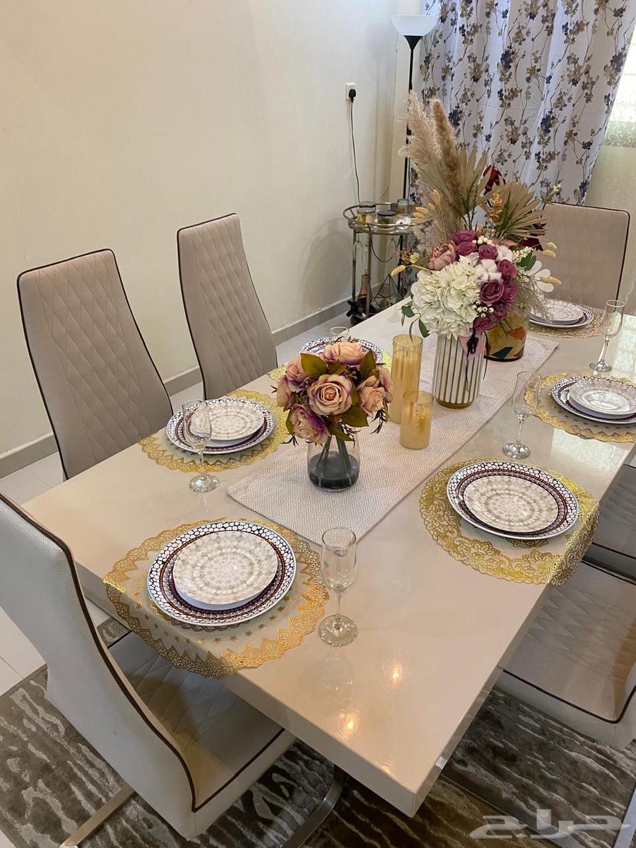 طاولة طعام من هوم سنتر64411202822531111