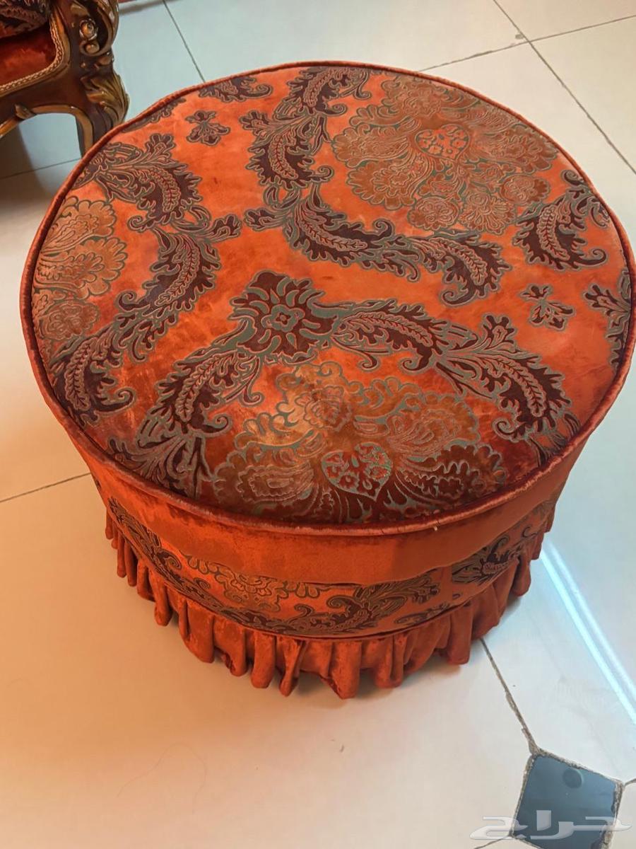 أثاث منزلي كلاسيكي للبيع بسبب انتقال عملي لمدينة الرياض64409962656130111