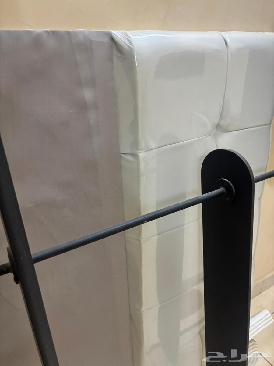 اعرض لكم غرفة نوم كامله نفر ونص بقراطيسه وملحقاتها كامله64409324716419111