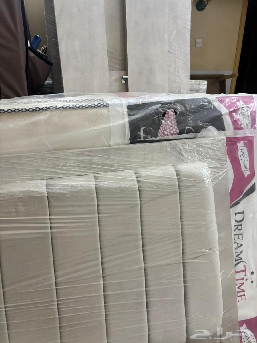 اعرض لكم غرفة نوم كامله نفر ونص بقراطيسه وملحقاتها كامله64409324716419112