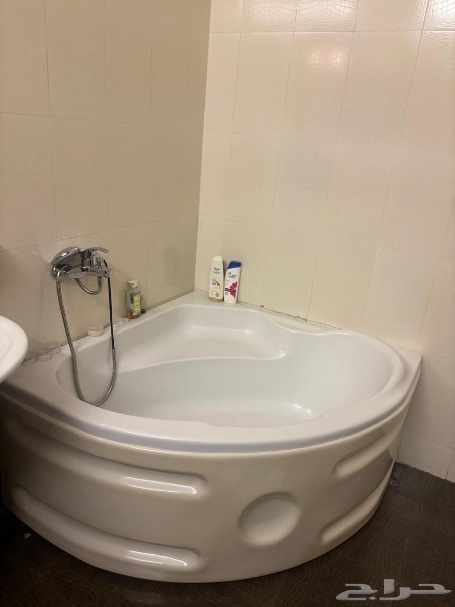 أثاث منزلي كلاسيكي للبيع بسبب انتقال عملي لمدينة الرياض64409962656130112