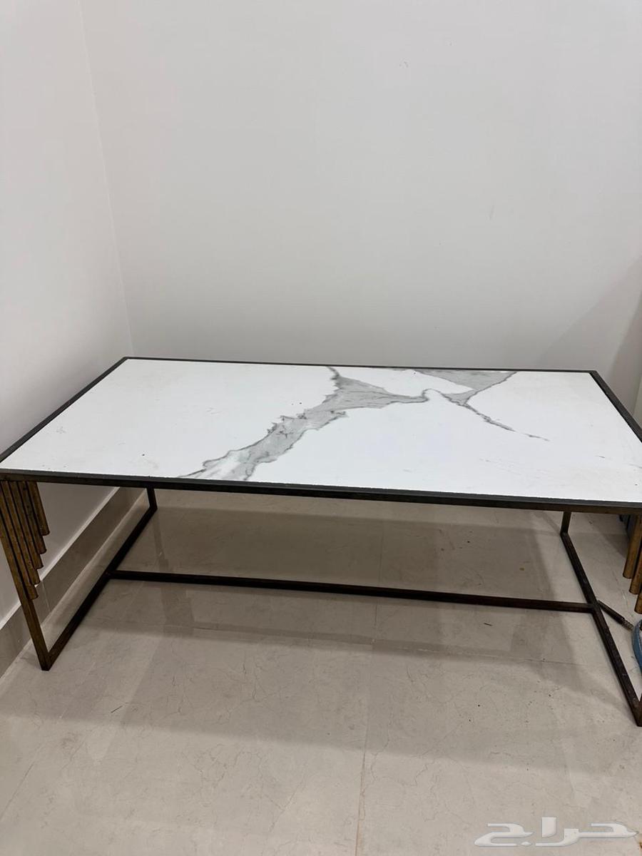 Marble table with golden base64411715028227110