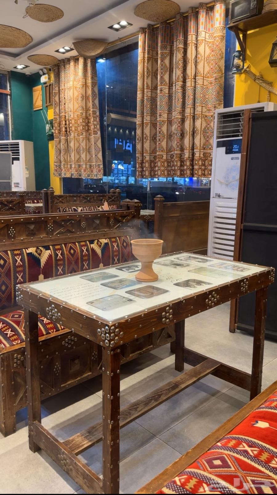 للبيع كراسي وطاولات اثاث شعبي لمطعم شعبي64417278682370112