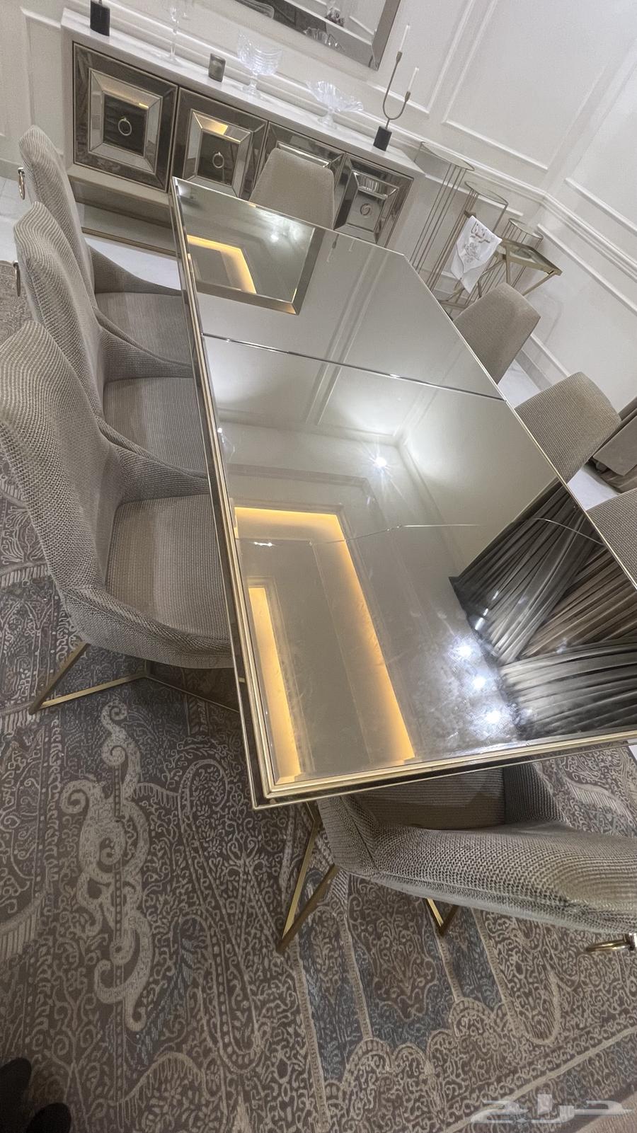 Dining table64414435134083113