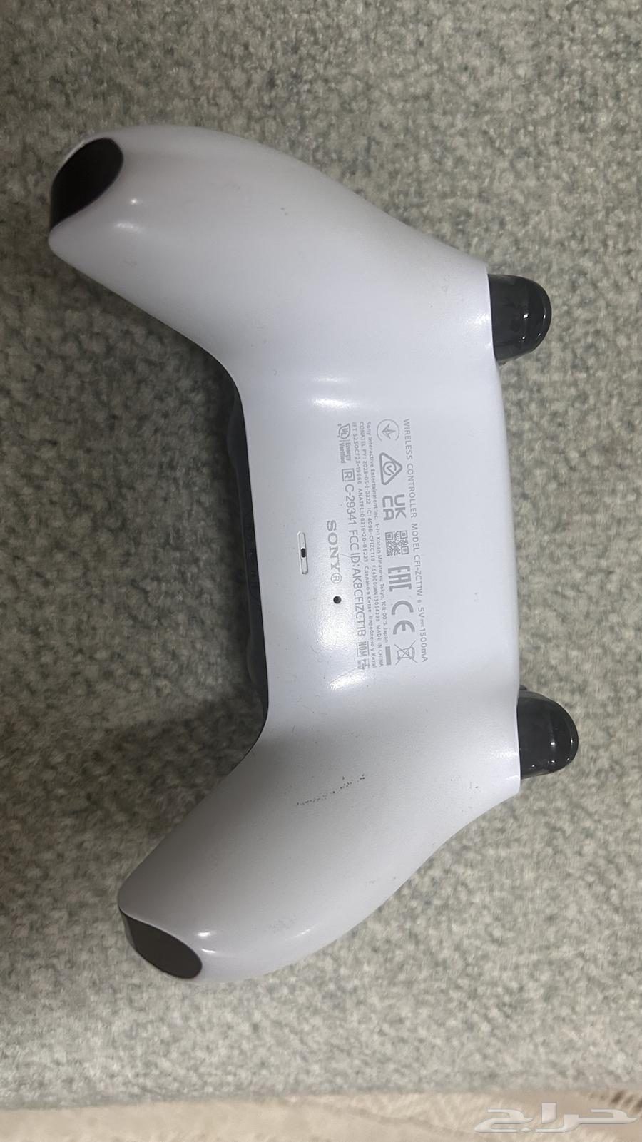 يد سوني 5 اصليه 150  فيها درفت خفيف بالقير اليسار64418824480387111