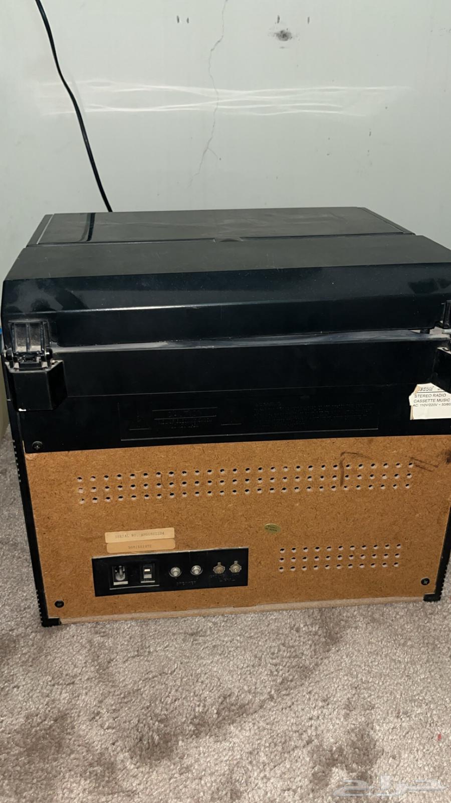 للبيع جهاز ستيريو قديم كامل مع سماعات64415531871873111