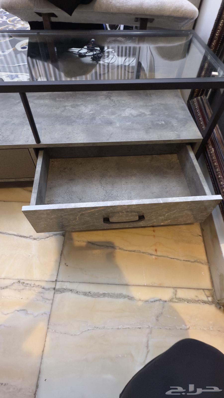 طاولة جديدة للبيع64417062076801110