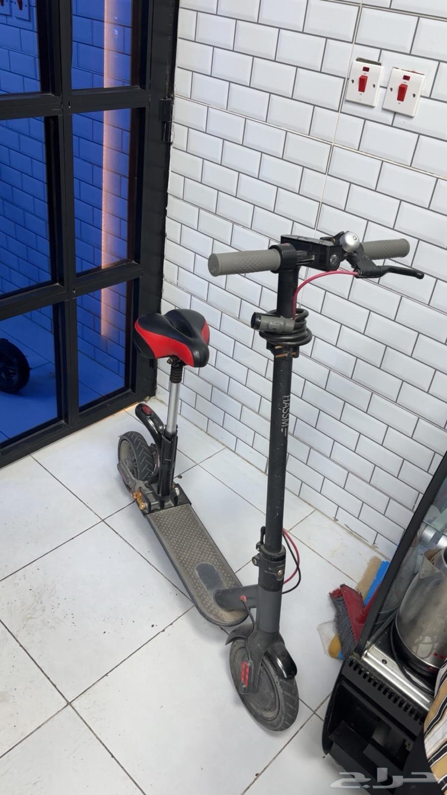 Smart scooter with seat64416387258882110