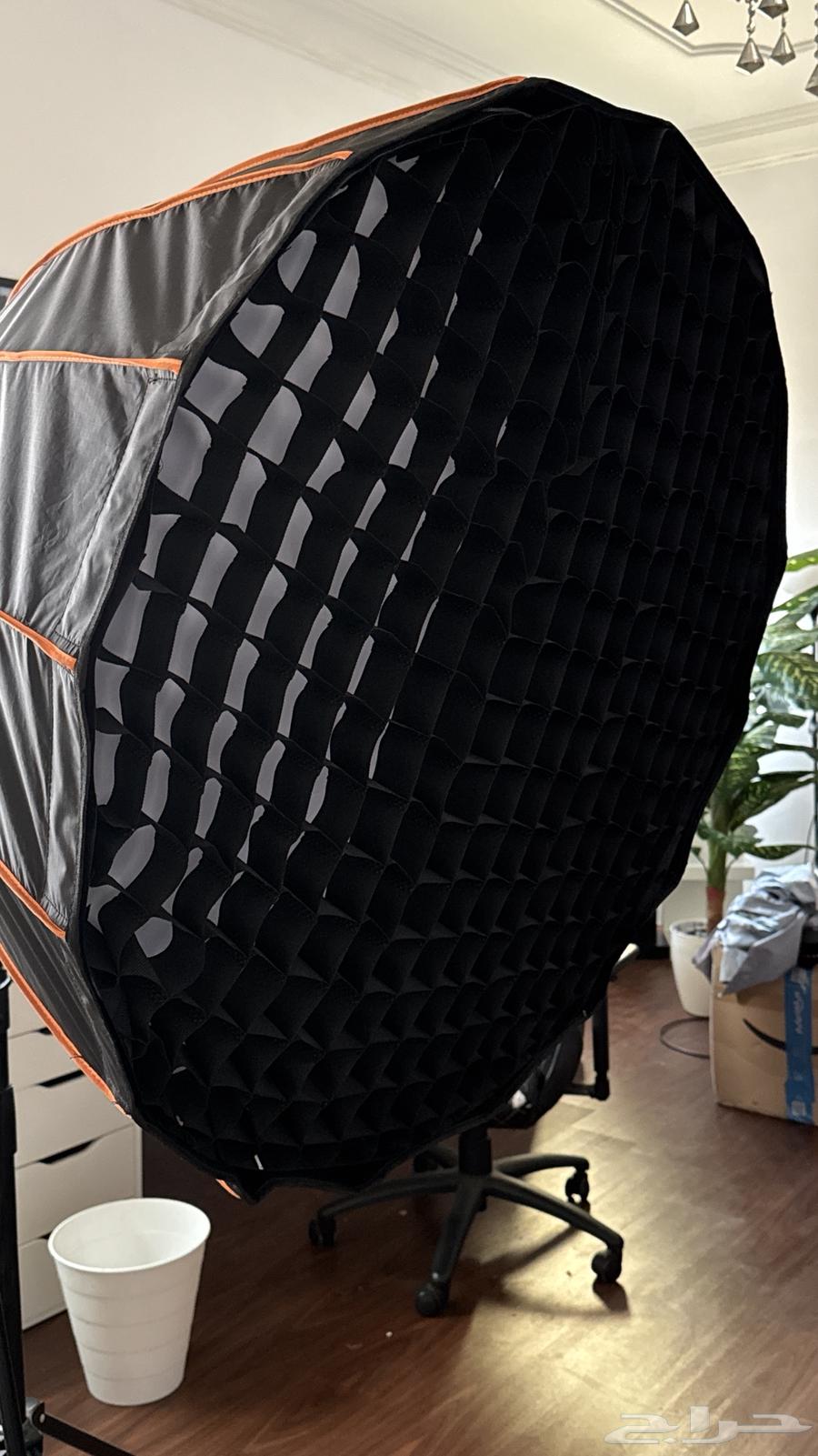 Godox SL200II light with softbox and tripod64413514617859111