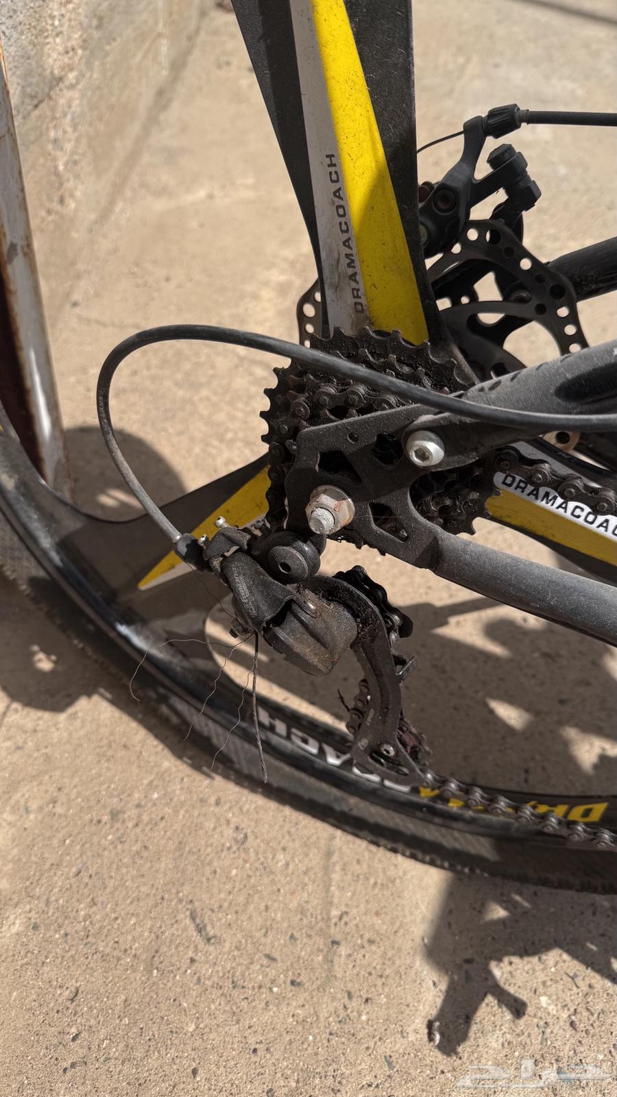 دراجه هوائيه رياضيه قابله للطي اصفر بأسود مقاس 2664415491550979113