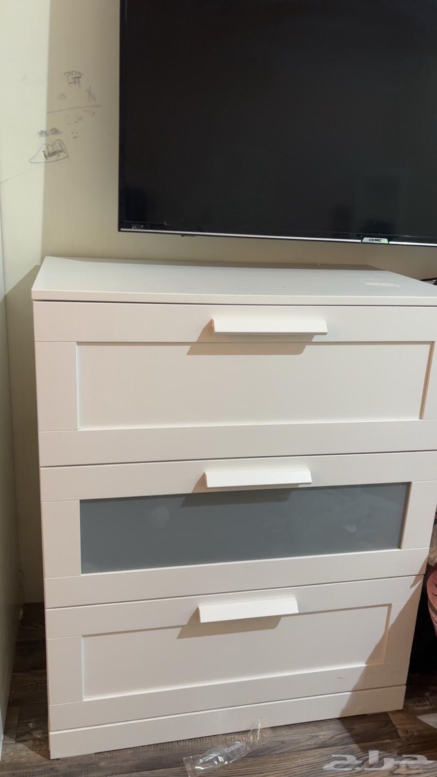 Everything for sale: bed, table, drawer, chair comes with it64417115582339113