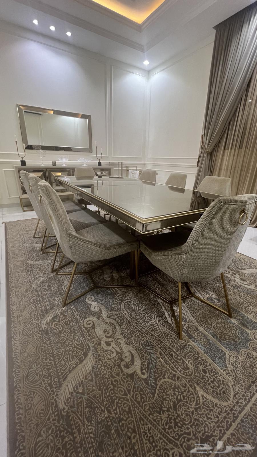 Dining table64414435134083110