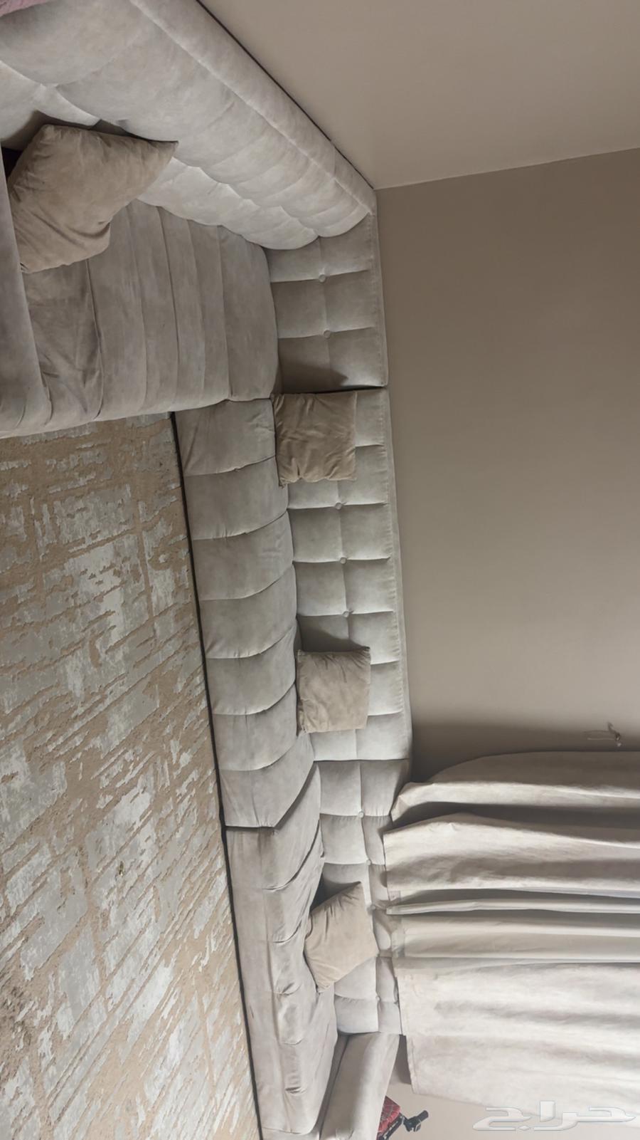 Sofa connected with curtain64418553208834110