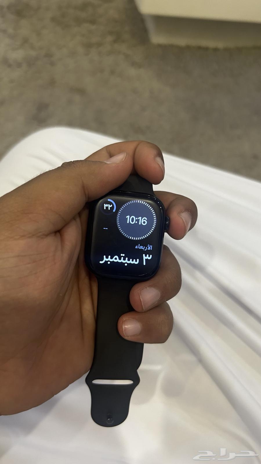 Apple Watch 10 Large Screen Light Use64418784290434112