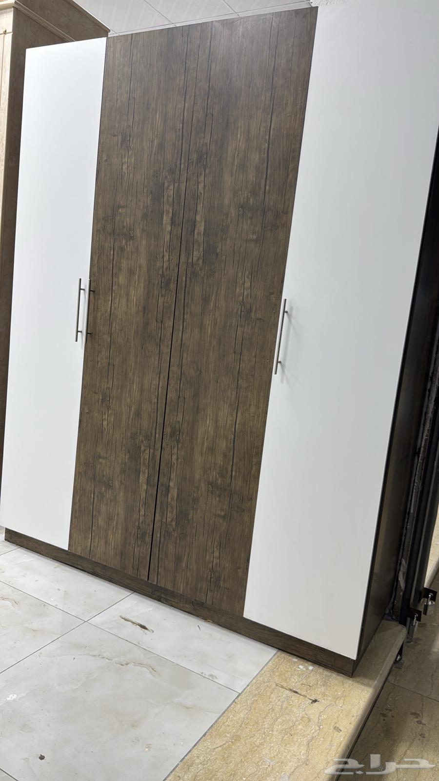 دواليب زاوية دواليب ملابس في غرفة نوم مستعملة نظيفة64412522059649114