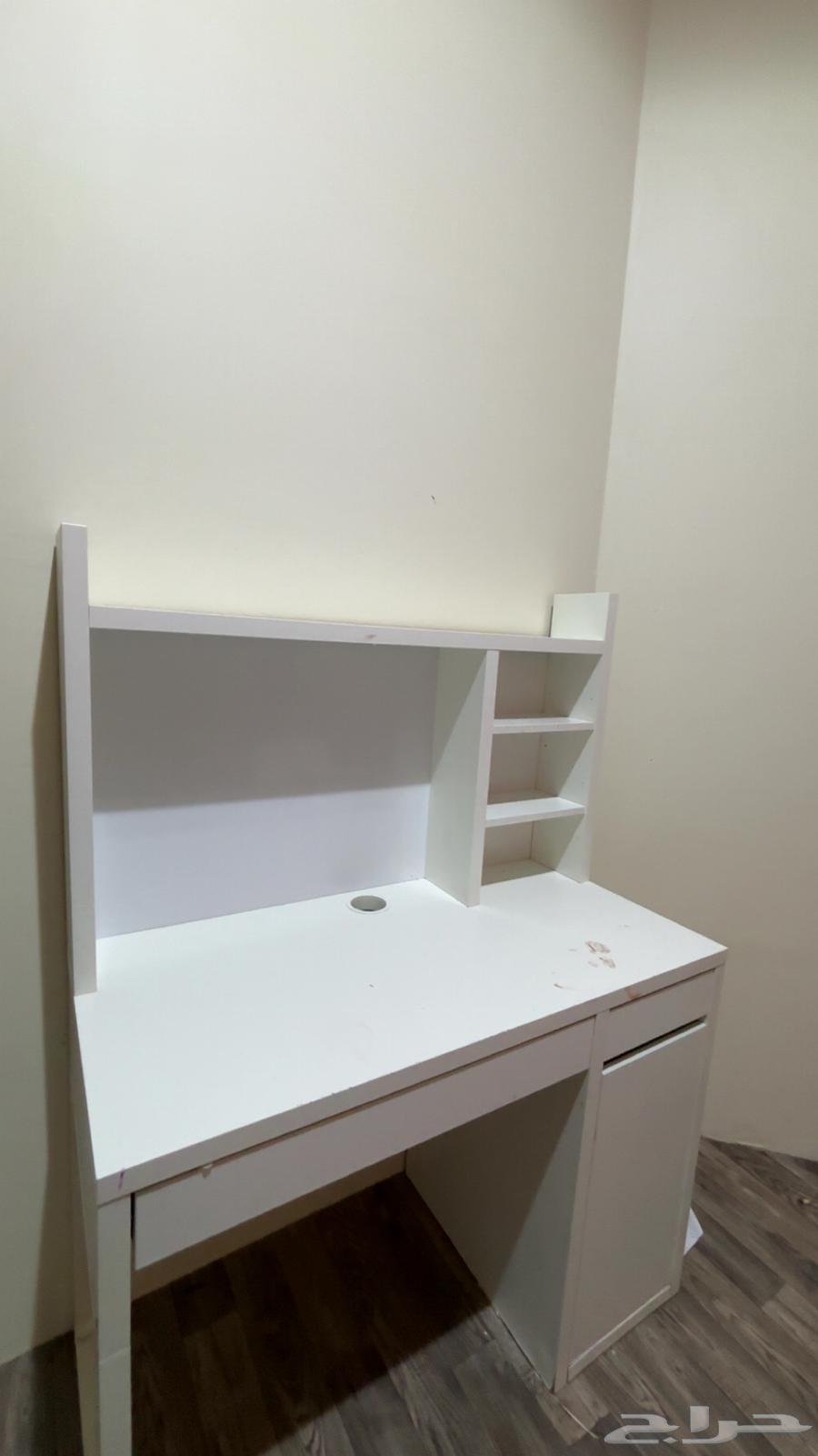 Everything for sale: bed, table, drawer, chair comes with it64417115582339110