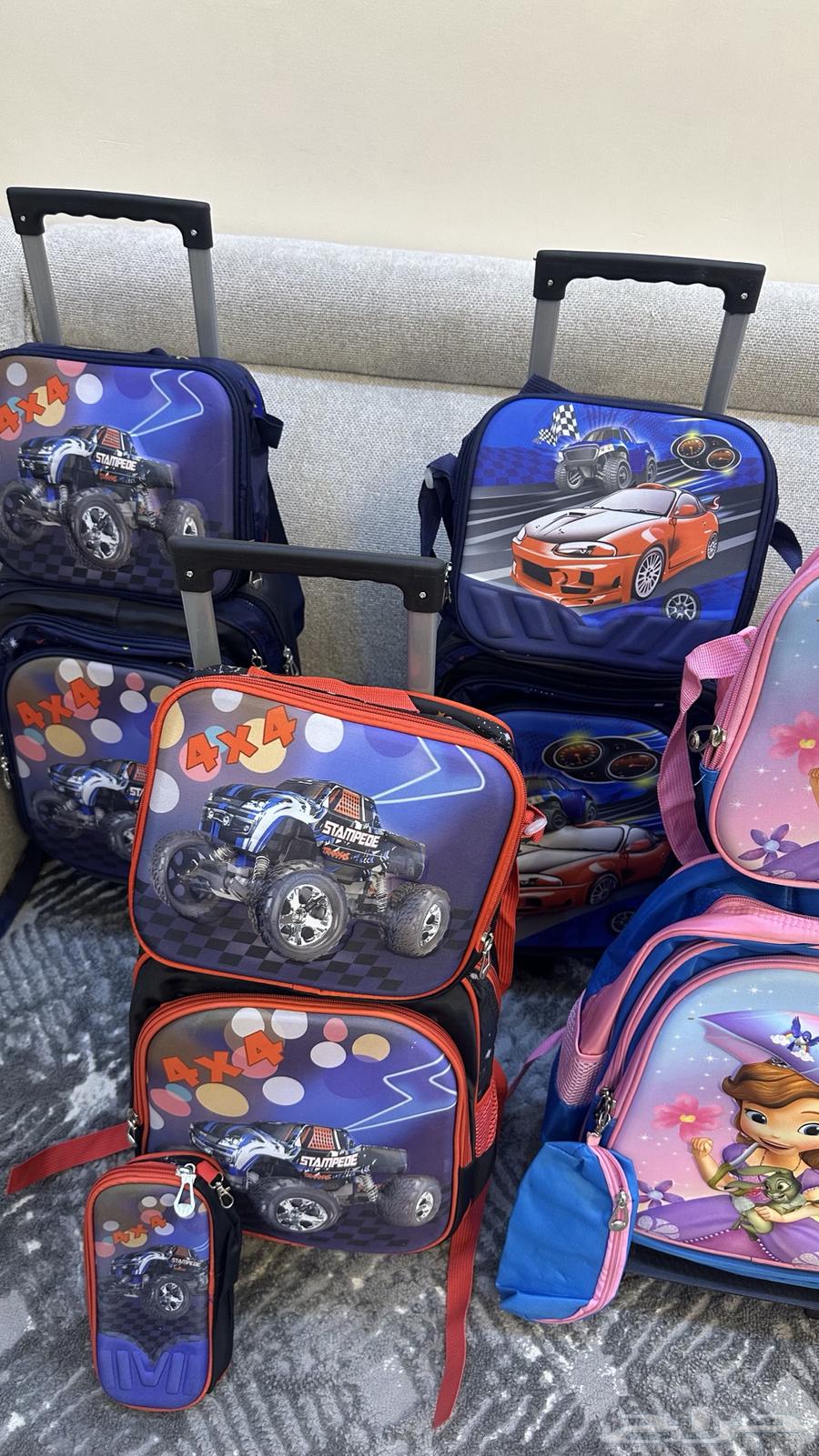 شنط جديده تتكون من 3 قطع (شنطه  شنطة اكل  مقلمه)64416148057859111