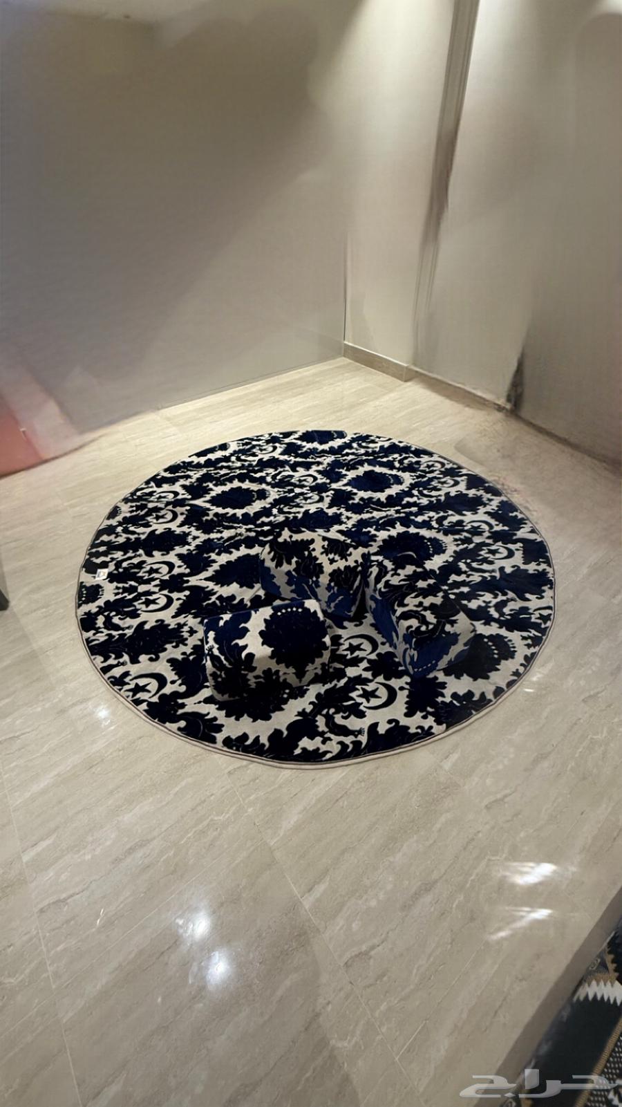 جلسة بر دائرية بعدد 3 مراكي وفرشه دائرية قطرها 26464417985306755111