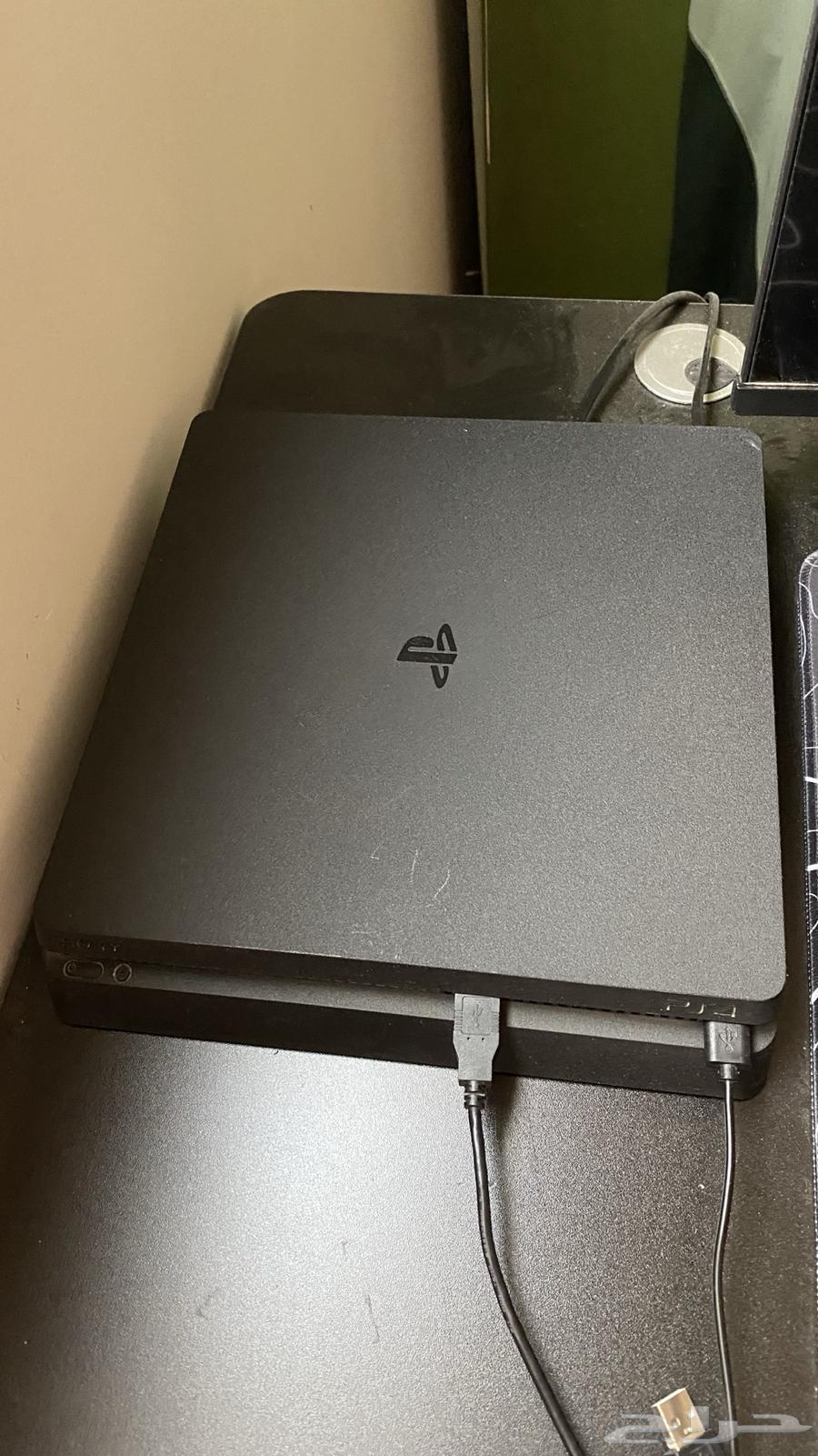 Sony 4 clean, never been repaired, comes with original hand and cables, without charger, includes Grand tape64415961193347110