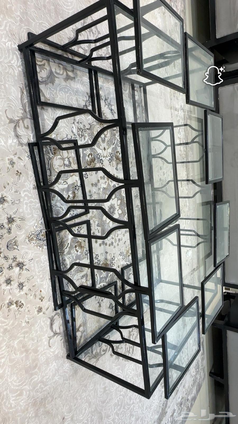 كنب للبيع مع طاوله كبيره و8 طاولات خدمه64413340110721112