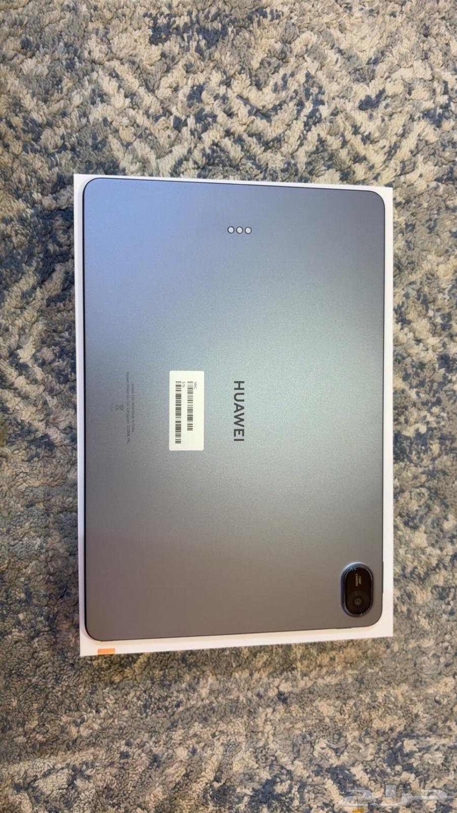 iPad and pen and keyboard with stand64417211129602110