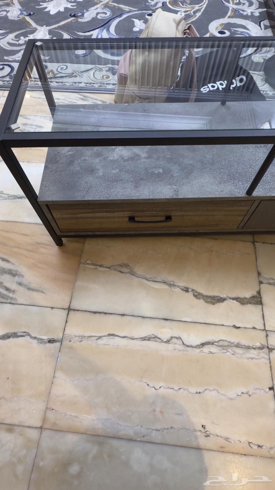 طاولة جديدة للبيع64417062076801114