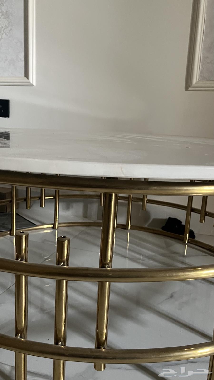 Table set64418770813698112