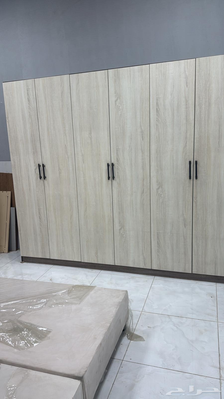 دواليب زاوية دواليب ملابس في غرفة نوم مستعملة نظيفة64412522059649111