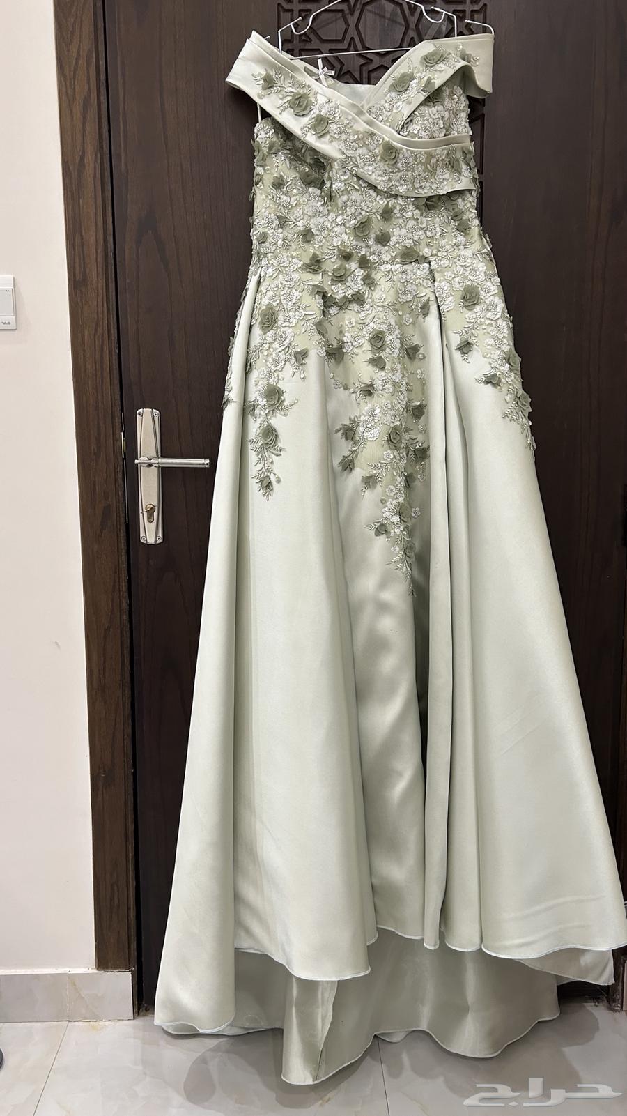 فستان ملكة لون فستقي مقاس ميديم للبيع او الايجار64415168715394111
