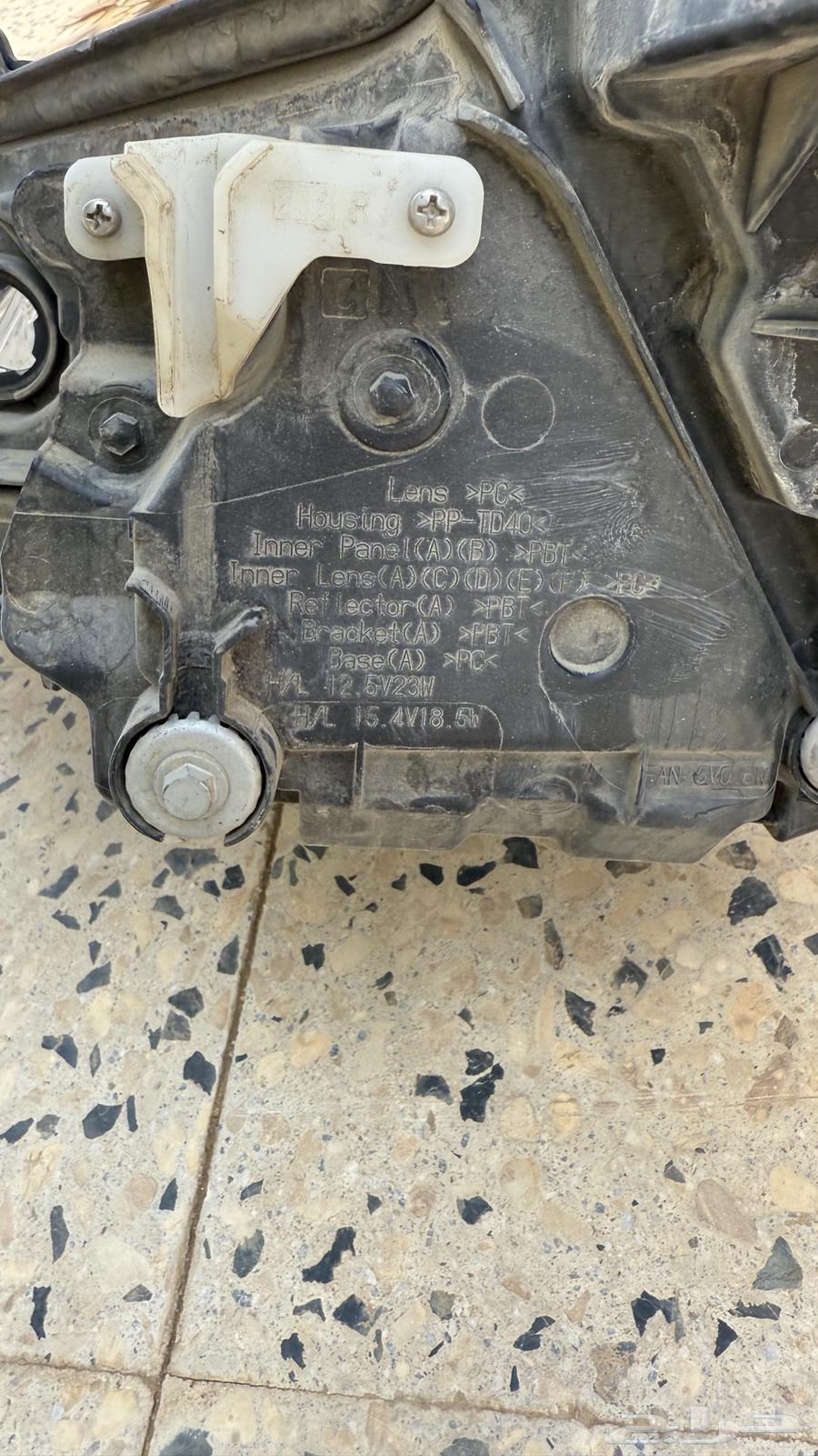 شمعة كامري يمين وكاله وعليه حمايه64572753320450112