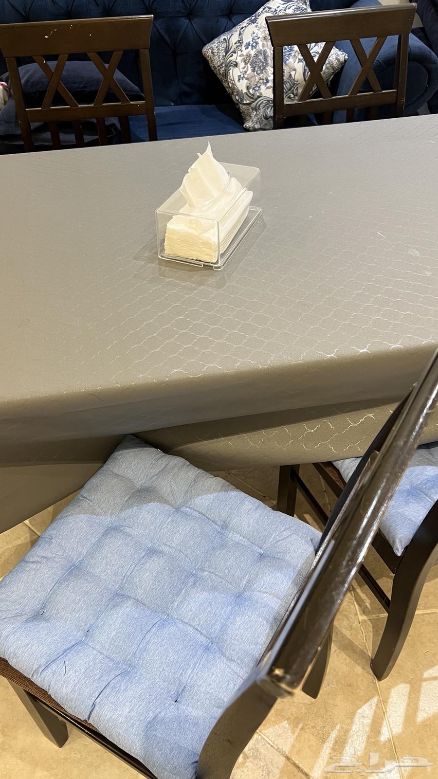 Dining table64416081425025113