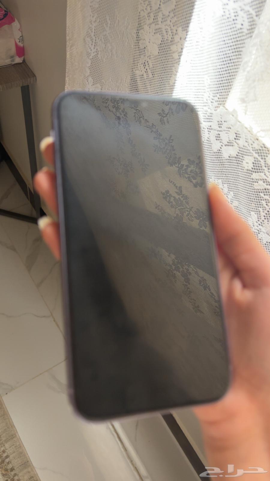 New iPhone 11 with no band issues, no software problems, never unlocked or repaired64415235508353113