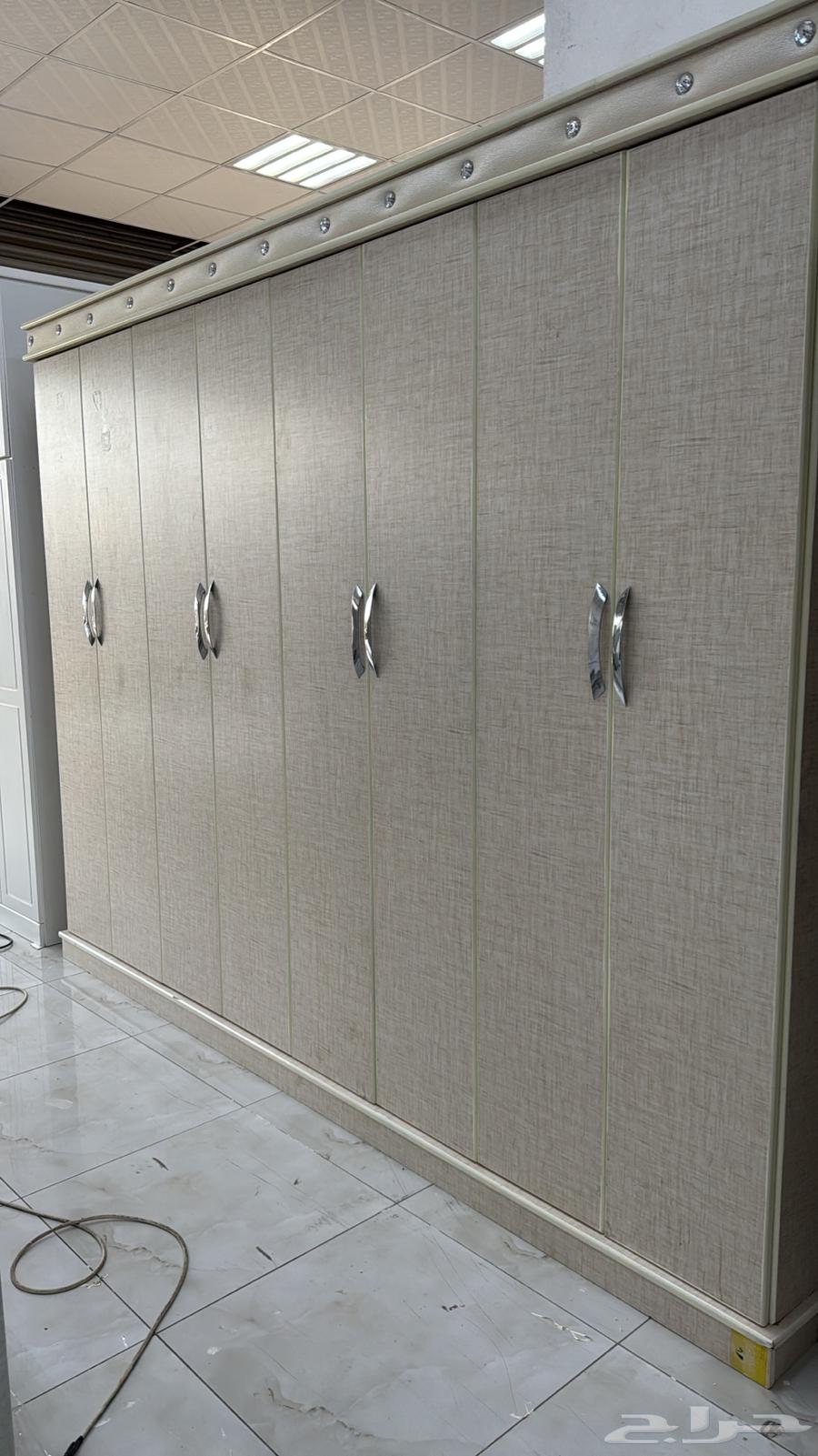 دواليب زاوية دواليب ملابس في غرفة نوم مستعملة نظيفة64412522059649113