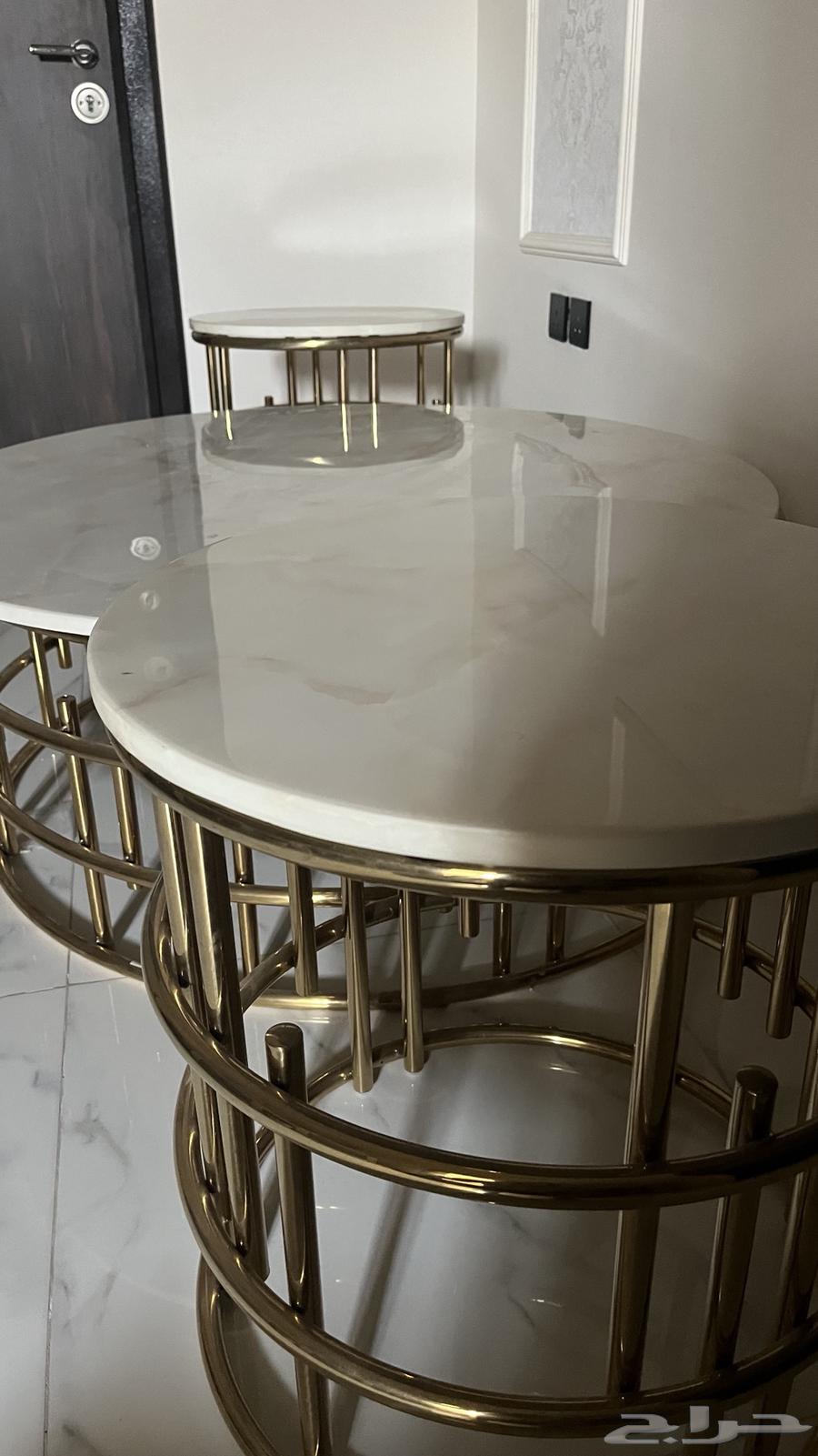 Table set64418770813698111