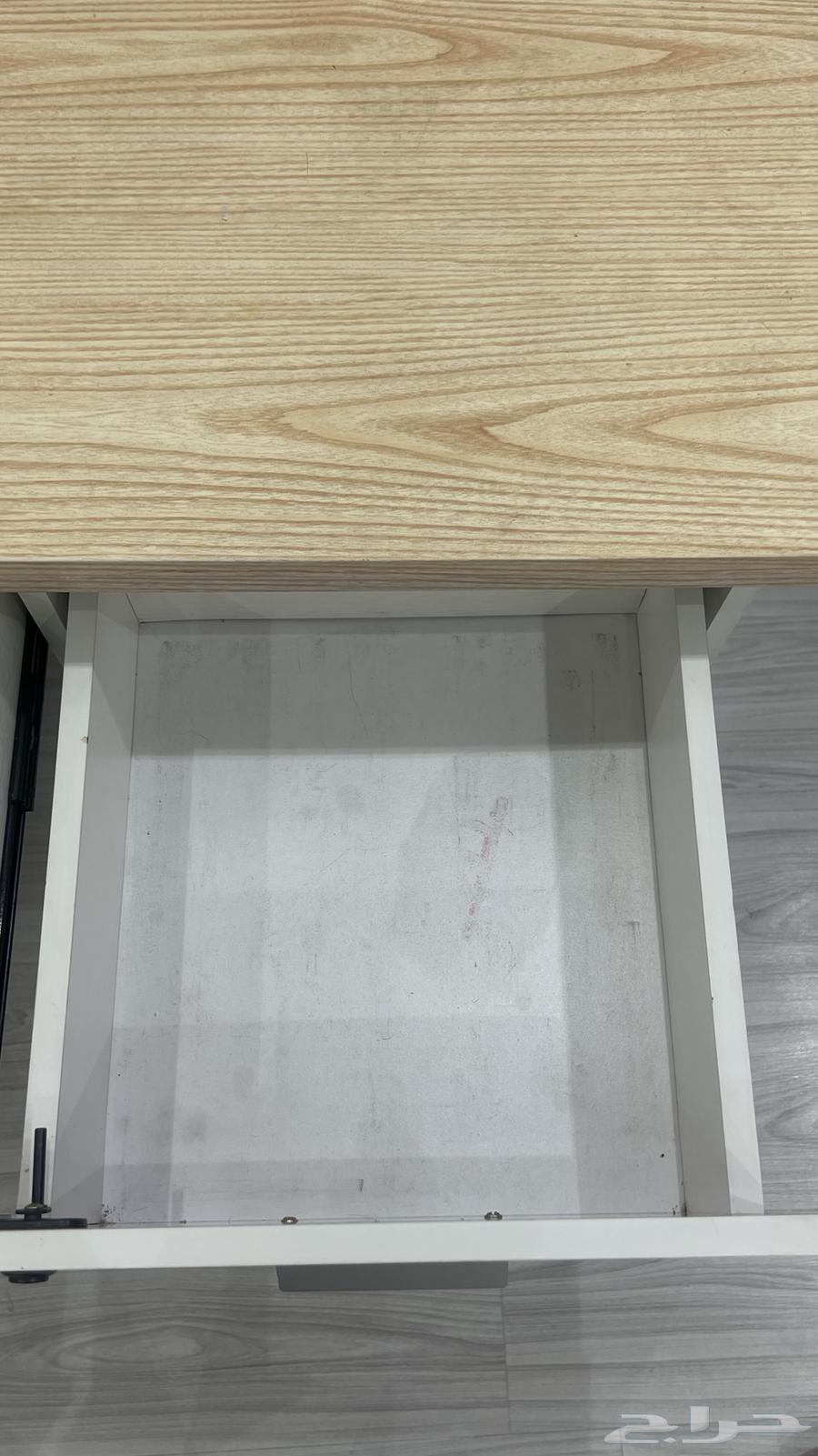 طاولة مكتب64413652703618114