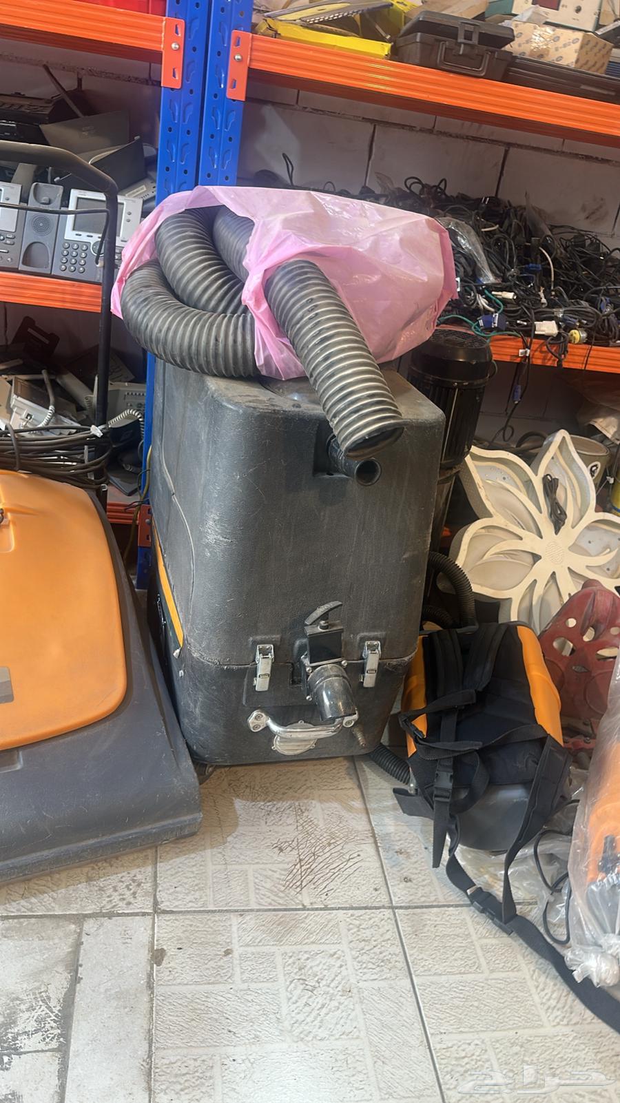 عدد 1 ماكينة تنظيف سجاد وأرضيات صناعية امريكي64412990002691111