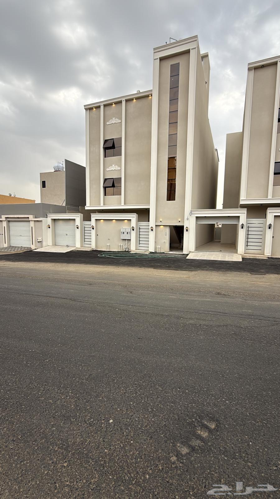 Apartments for sale, ground and upper floors, with roof, located in Meshb Al-Nar, one of the subdivisions of Al-Burayd64141830061314110