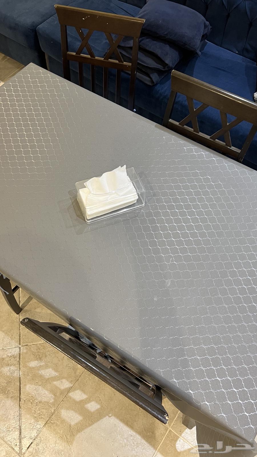 Dining table64416081425025112