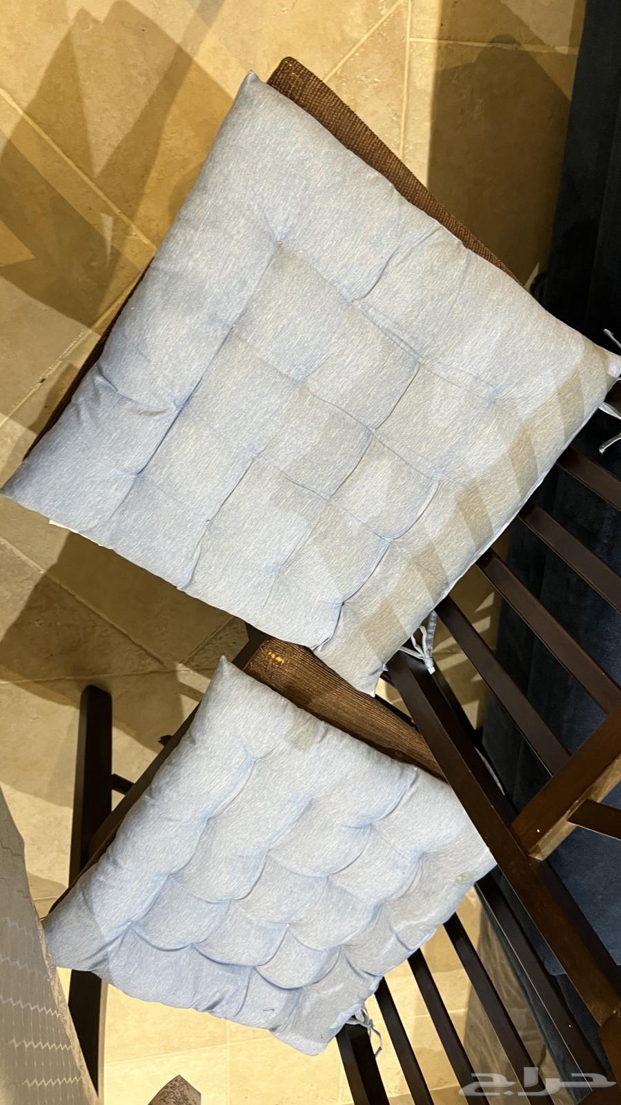 Dining table64416081425025114