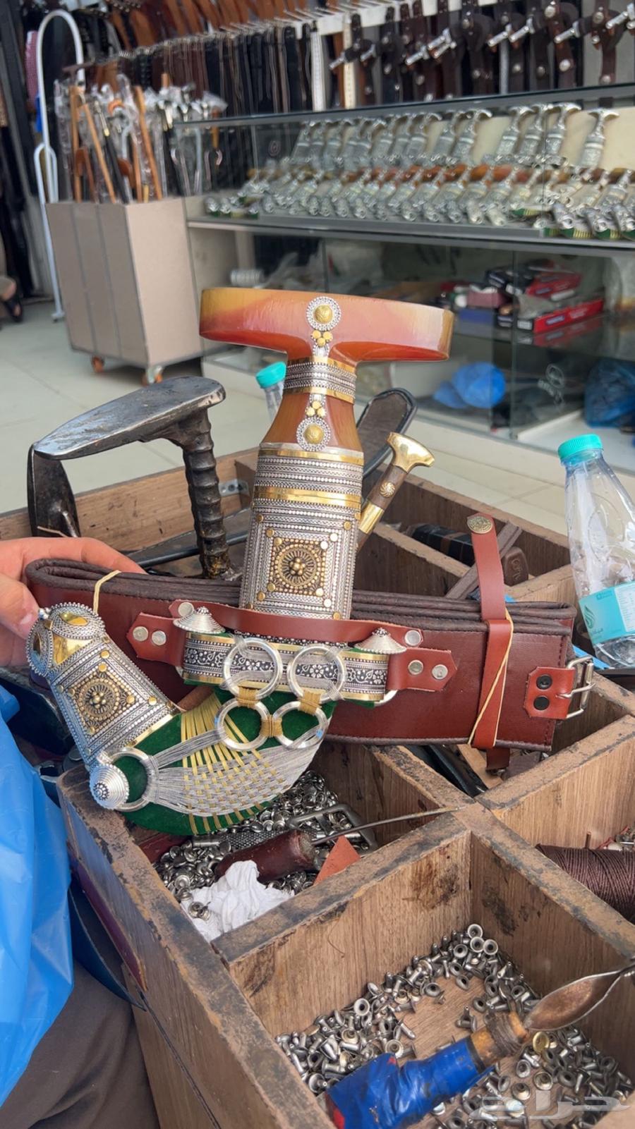 جنبيه صب فضه راس حك زراف معها فاتورتها64413514700675110