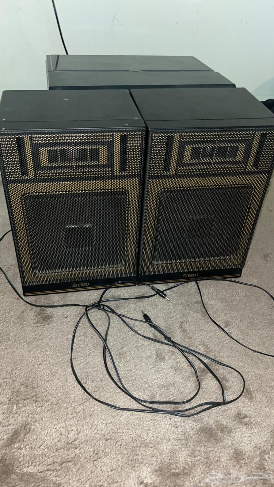 للبيع جهاز ستيريو قديم كامل مع سماعات64415531871873113