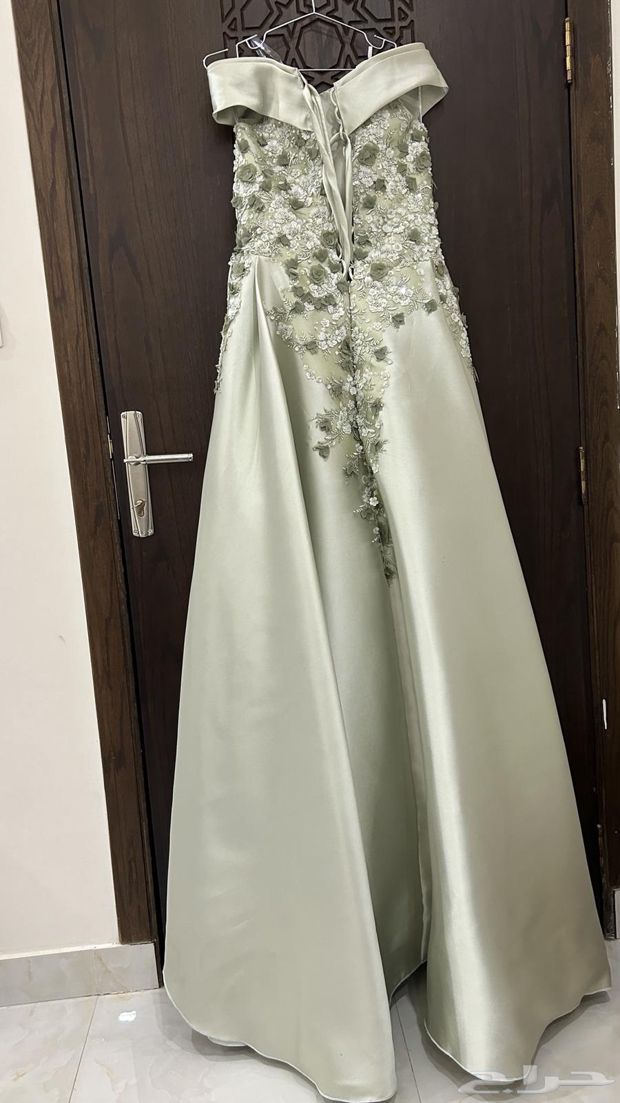 فستان ملكة لون فستقي مقاس ميديم للبيع او الايجار64415168715394112