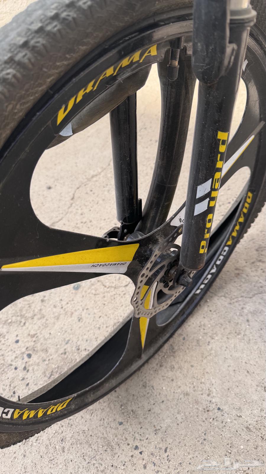 دراجه هوائيه رياضيه قابله للطي اصفر بأسود مقاس 2664415491550979114