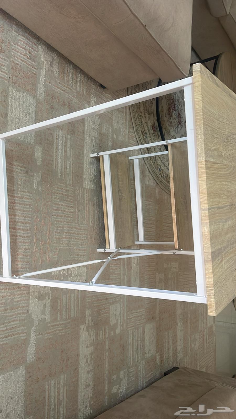 طاوله للبيع   مابعتها الا للحاجة والله   جديده64415007413763111