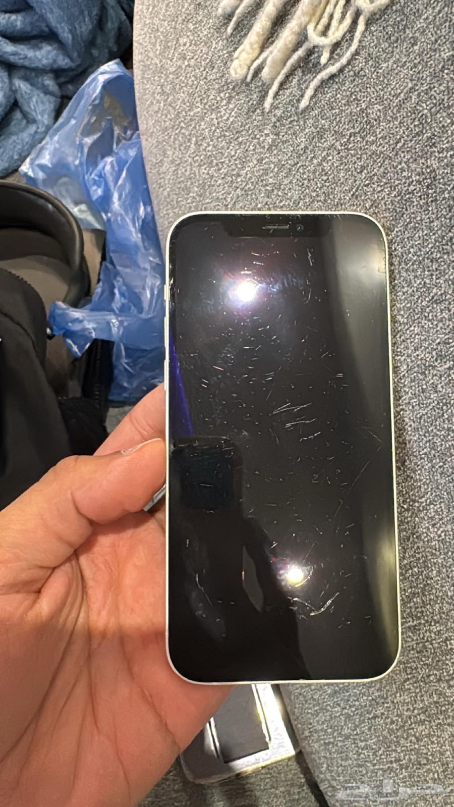 ايفون 12 اللون الابيض64416690409090112