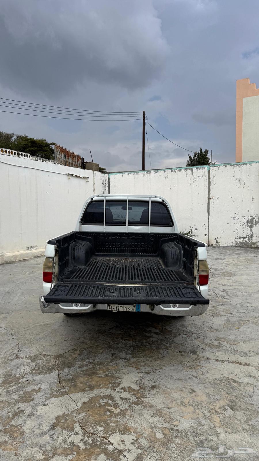 للبيع متسوبيشي 200L حوض64615374437762111