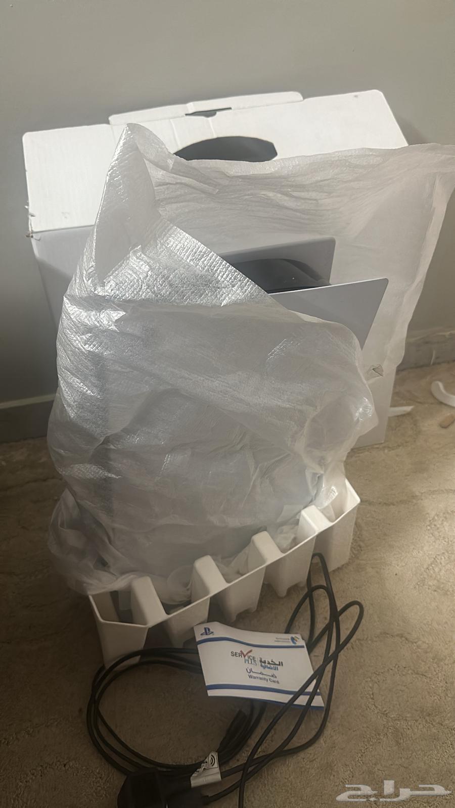 سلام عليكم   بلاستيشن 5 للبيع الحد 900 ريال (بدون يد)64418770852482110