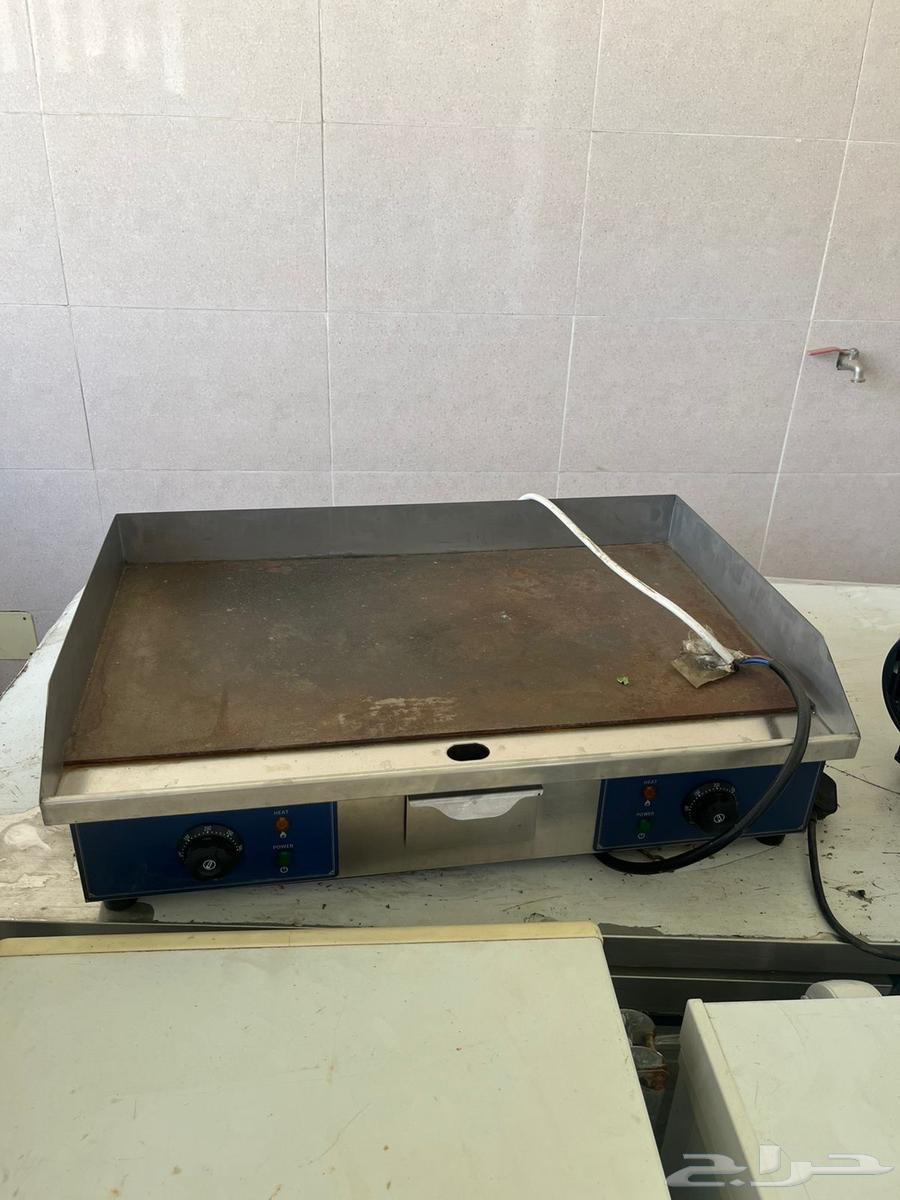 معمل بيتزا كامل للبيع64415464744579112