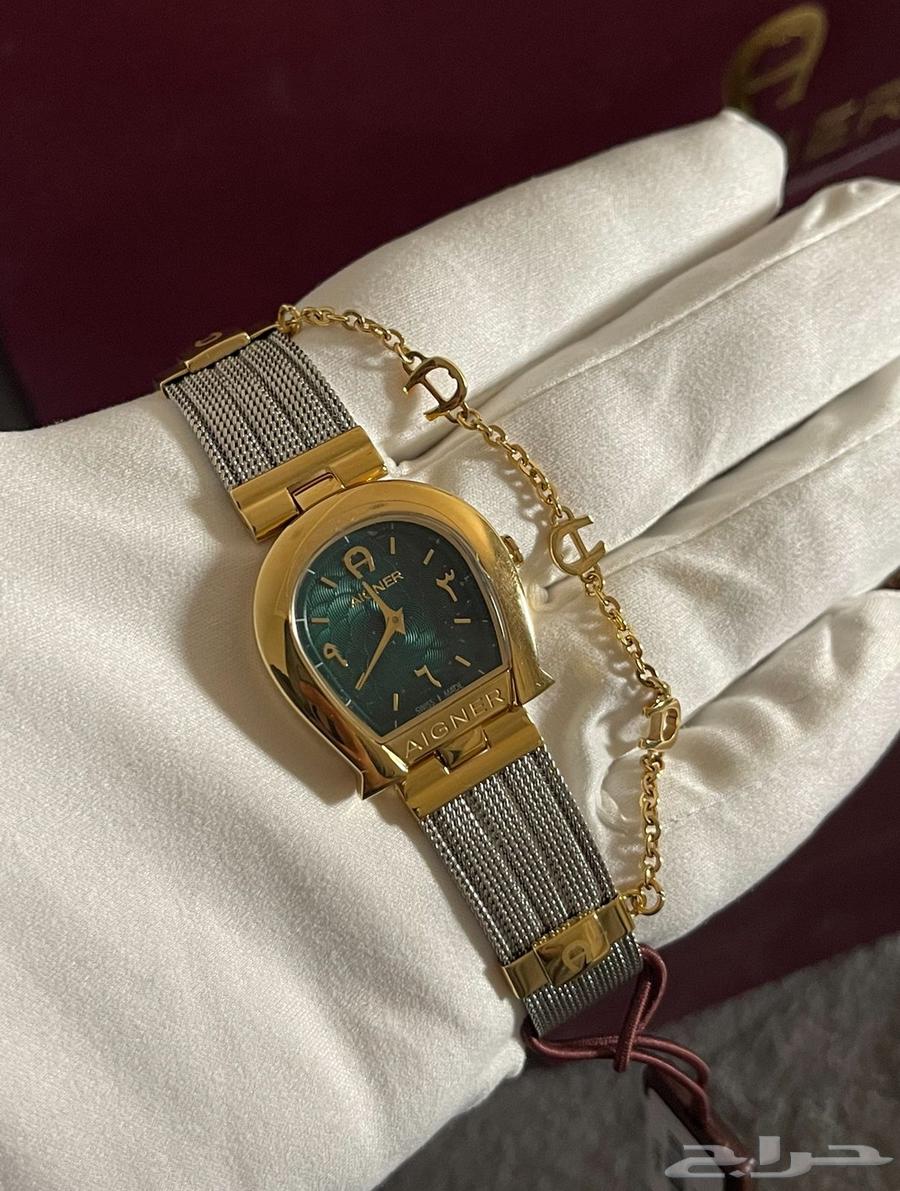 Various authentic watches64418322858498112